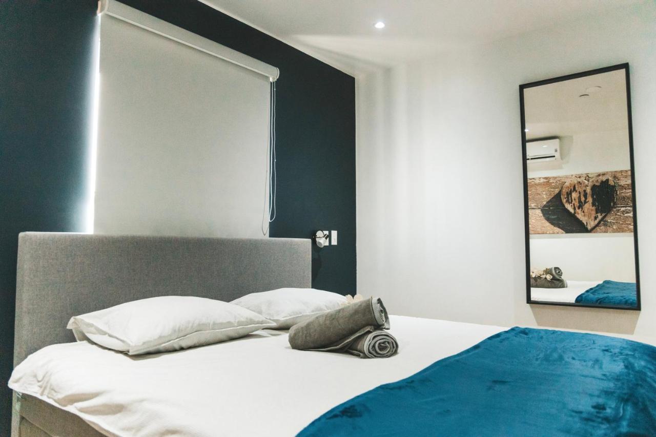 Gray Door Apartments - Adults Only Palm Beach Buitenkant foto