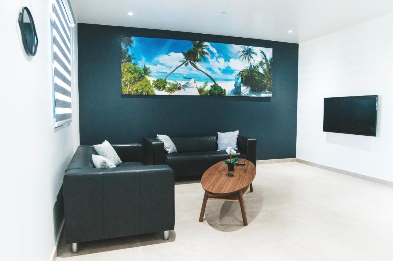 Gray Door Apartments - Adults Only Palm Beach Buitenkant foto
