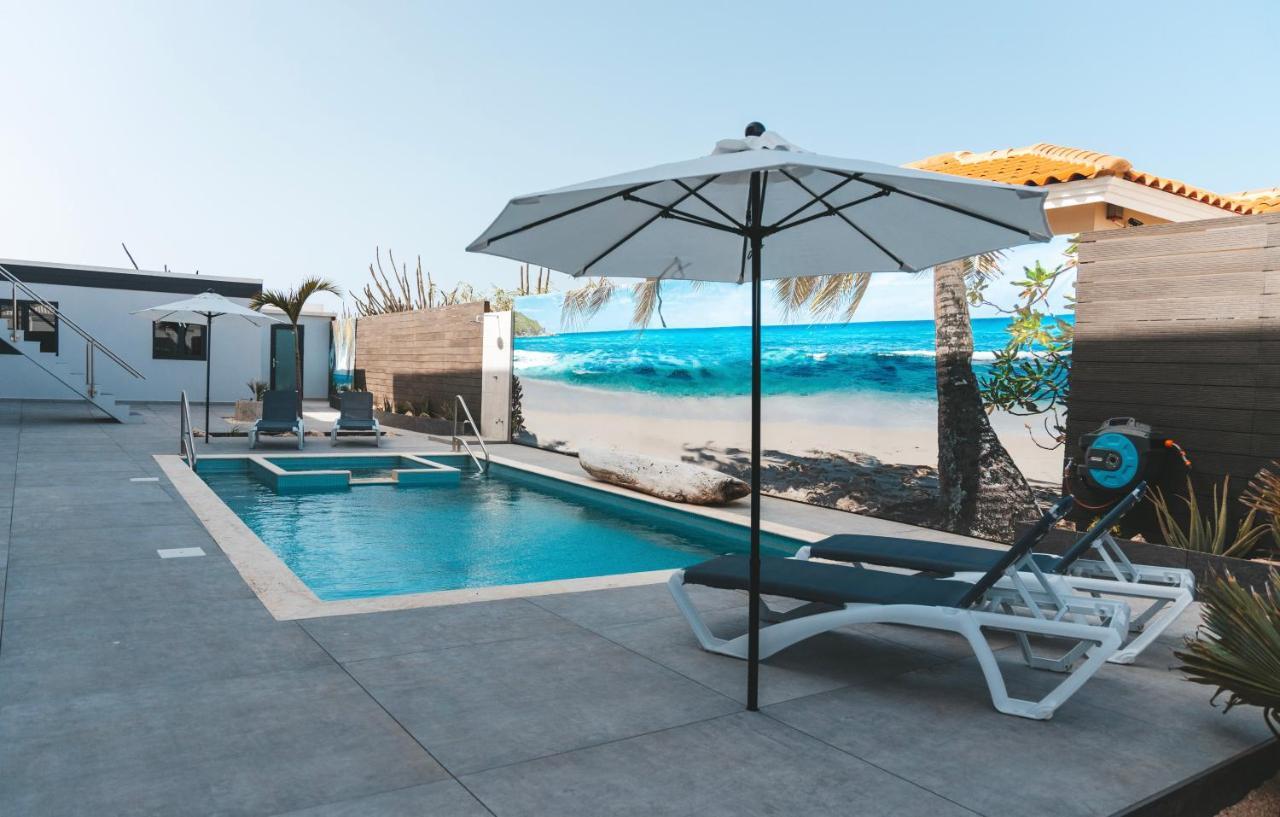 Gray Door Apartments - Adults Only Palm Beach Buitenkant foto
