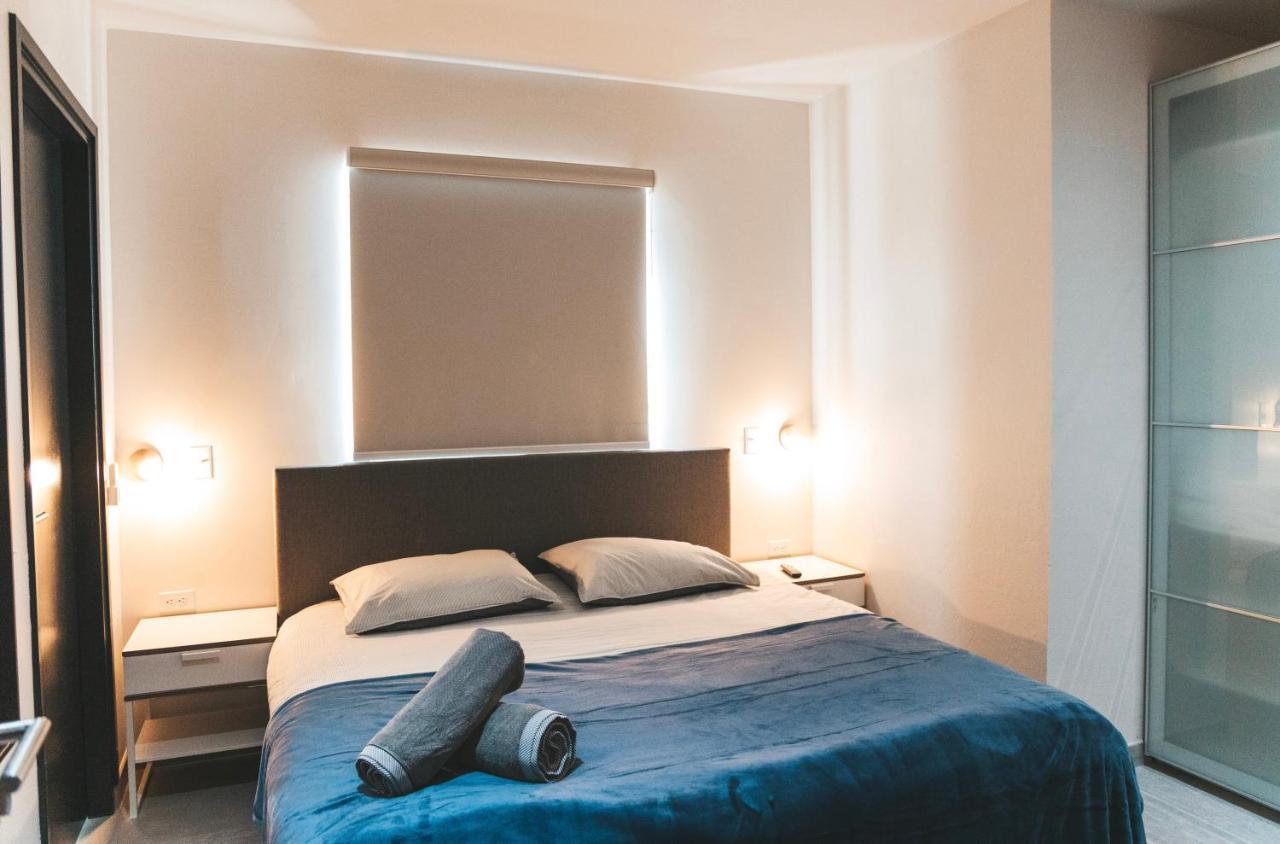 Gray Door Apartments - Adults Only Palm Beach Buitenkant foto