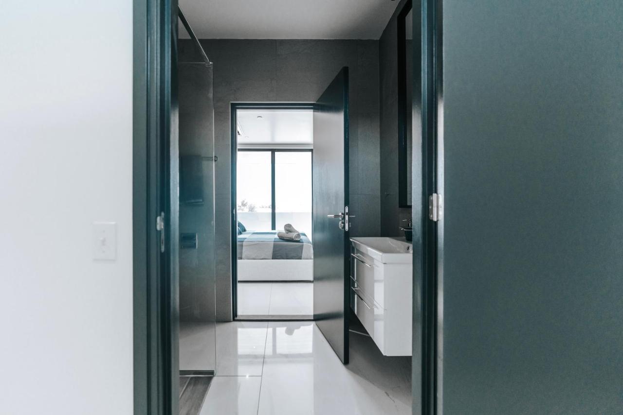 Gray Door Apartments - Adults Only Palm Beach Buitenkant foto