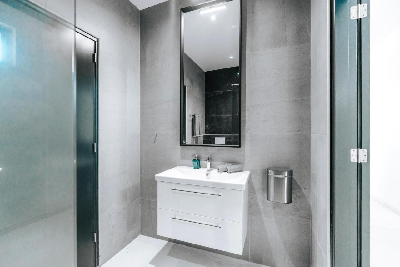 Gray Door Apartments - Adults Only Palm Beach Buitenkant foto